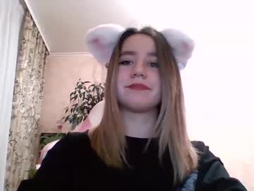 Olya_Moormeir Chaturbate stream image from January 27, 2025
