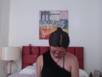 Sereneclarks_ Chaturbate stream image from January 27, 2025