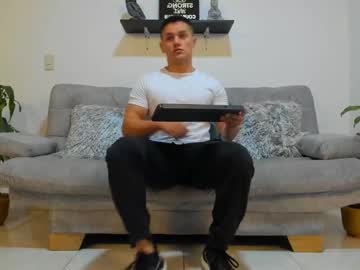 Julian_Wallace Chaturbate stream image from January 27, 2025