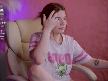 Redshinee Chaturbate stream image from January 27, 2025