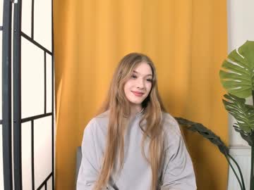 Dollygarman Chaturbate stream image from January 27, 2025