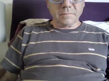 Billybangsbitches Chaturbate stream image from January 27, 2025