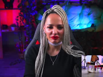 Monicamaxwel Chaturbate stream image from January 27, 2025