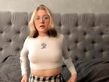 Odeliahilby Chaturbate stream image from January 27, 2025