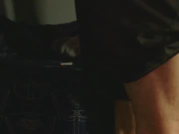 Bustinnutterbutter Chaturbate stream image from January 27, 2025