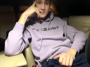 Denskitoys Chaturbate stream image from January 27, 2025