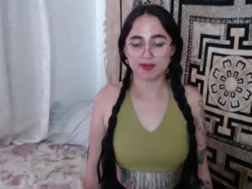 Ninakravtz Chaturbate stream image from January 27, 2025