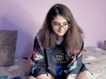 Shinyflowerrr Chaturbate stream image from January 27, 2025