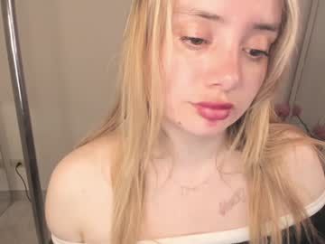 Loveange Chaturbate stream image from January 27, 2025