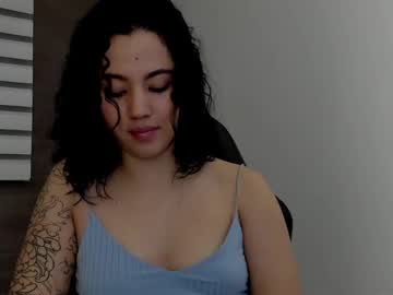 Luccylee Chaturbate stream image from January 27, 2025