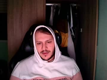 Younromki Chaturbate stream image from January 28, 2025