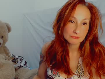 Skarlett2072 Chaturbate stream image from January 28, 2025