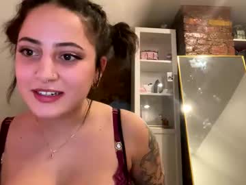 Alissajaede Chaturbate stream image from January 28, 2025