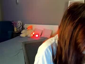 Browneyess_ Chaturbate stream image from January 28, 2025