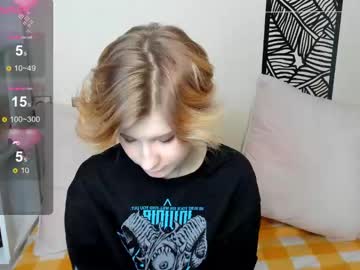 Julescrown Chaturbate stream image from January 28, 2025