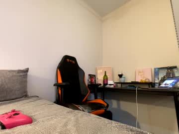 Tritonsgeek Chaturbate stream image from January 28, 2025