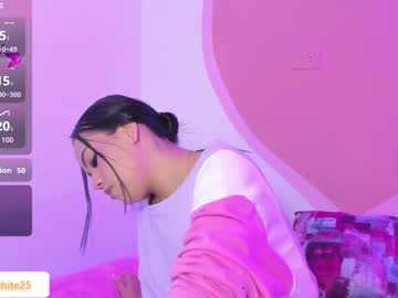 Amber_White25 Chaturbate stream image from January 28, 2025