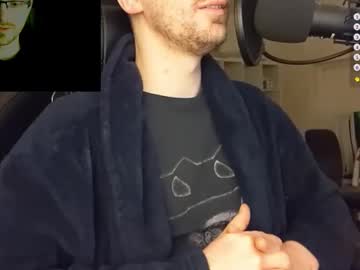 Moonsire Chaturbate stream image from January 28, 2025