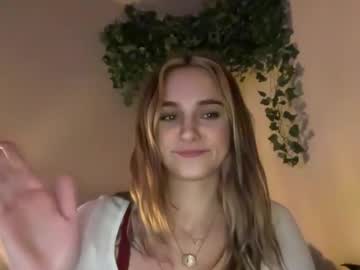 Rileyrosexoxo Chaturbate stream image from January 28, 2025
