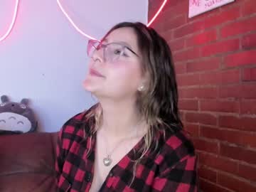 Hazelbrownn23 Chaturbate stream image from January 28, 2025
