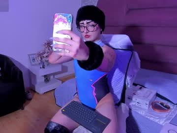 Melodybons Chaturbate stream image from January 28, 2025