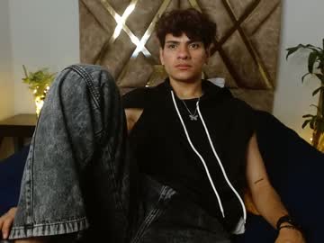 Themilow Chaturbate stream image from January 28, 2025