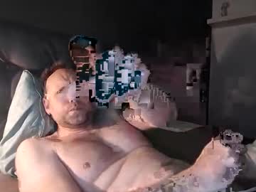 Dubeduzesz Chaturbate stream image from January 28, 2025