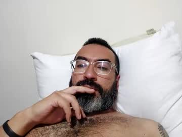 Luis2988z Chaturbate stream image from January 28, 2025