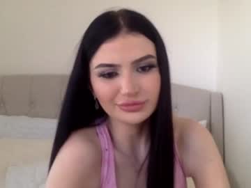 Lylahgrey Chaturbate stream image from January 28, 2025