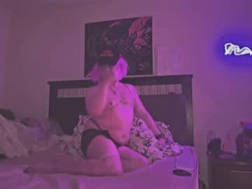 Slutmeoutkali Chaturbate stream image from January 28, 2025
