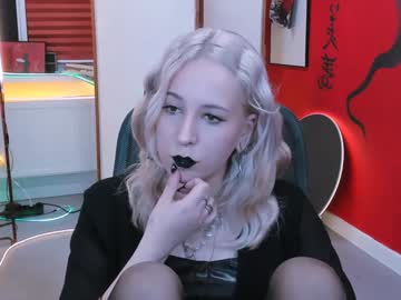 Tollimoll Chaturbate stream image from January 28, 2025