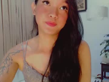 Newra_Allison Chaturbate stream image from January 28, 2025