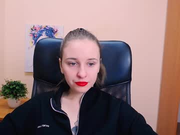 _Nicole_New Chaturbate stream image from January 28, 2025