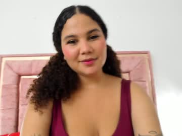 Zoee_Lov Chaturbate stream image from January 28, 2025