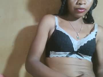 Maniah01 Chaturbate stream image from January 28, 2025