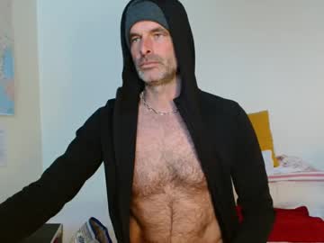 19djulia Chaturbate stream image from January 28, 2025