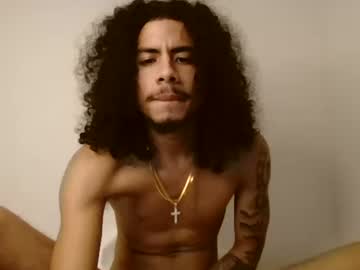 The1zues Chaturbate stream image from January 28, 2025