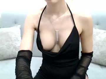 Miledilovetop Chaturbate stream image from January 28, 2025