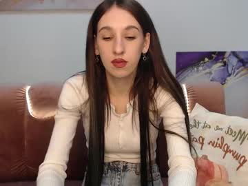 Naomimirt Chaturbate stream image from January 28, 2025