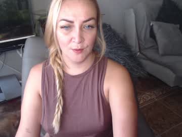 Adrianapdes Chaturbate stream image from January 28, 2025