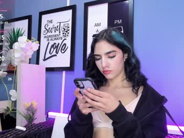 Emiliaponce Chaturbate stream image from January 28, 2025