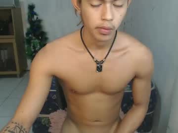 Naughtyboylouie Chaturbate stream image from January 28, 2025