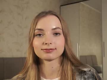 Right_Behind_Me Chaturbate stream image from January 28, 2025