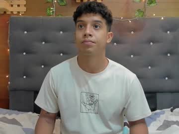 Tayler_Snow Chaturbate stream image from January 28, 2025