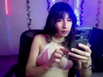 Azaleaa_ Chaturbate stream image from January 28, 2025