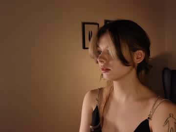Melodykey_X Chaturbate stream image from January 28, 2025