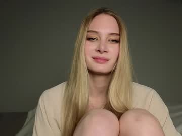 Peachcreamcouple Chaturbate stream image from January 28, 2025