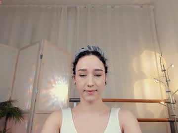 Snuggle_Lilac Chaturbate stream image from January 28, 2025