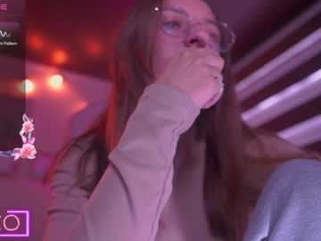 Milly_Kenner Chaturbate stream image from January 28, 2025