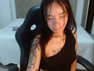 Berlynbaddy Chaturbate stream image from January 28, 2025